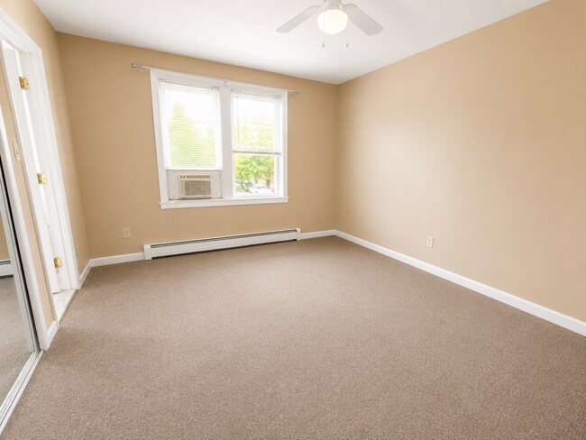 Building Photo - 639 Willis Ave