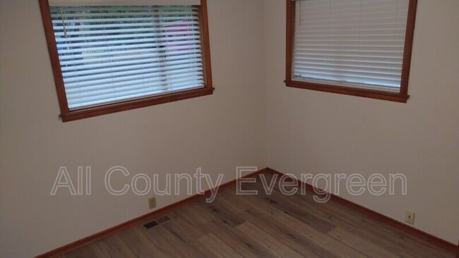 Building Photo - 17224 SE Wax Rd