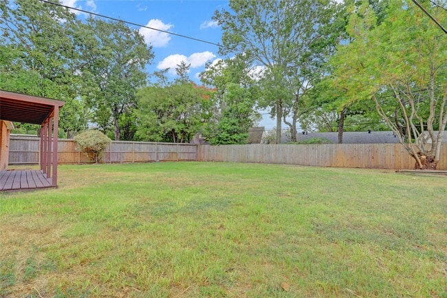 Building Photo - 9631 Fairdale Ln