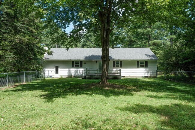 Building Photo - Must See Ranch Single Family Home