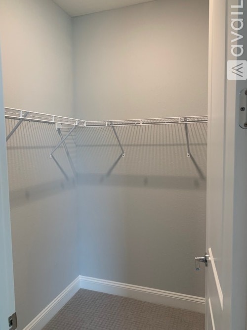 Building Photo - 229 Waterline Dr