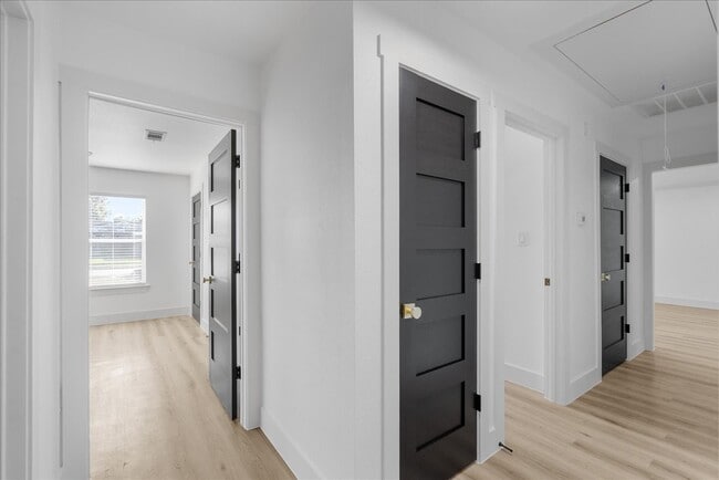 Building Photo - 5219 Cosby St