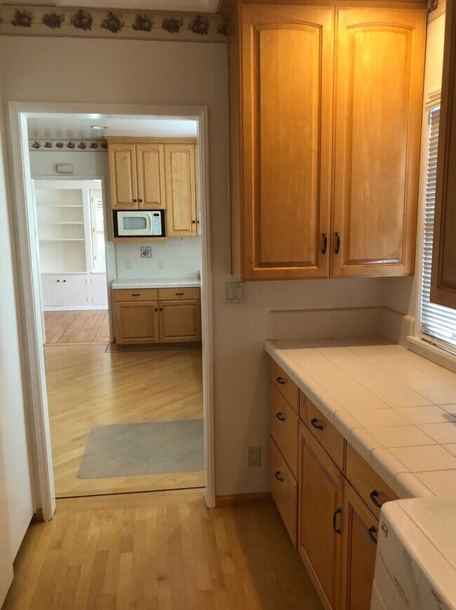 Building Photo - COMING SOON! Beautiful Home near Warner Brothers Studio! AVAILABLE 6/10/2026