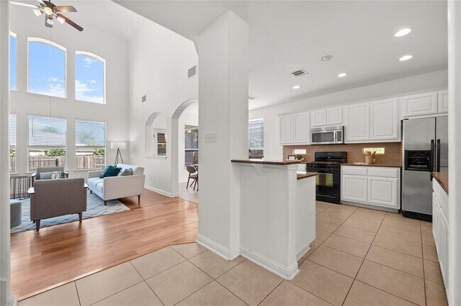 Building Photo - 3664 Rosalina Loop