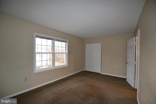 Building Photo - 619 4th St