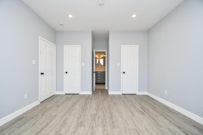 Building Photo - 10322 Rancho Bernardo Ln