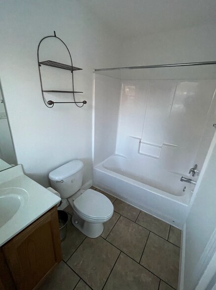 Building Photo - 62 Branning St