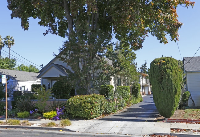 Primary Photo - 315 Beemer Ave