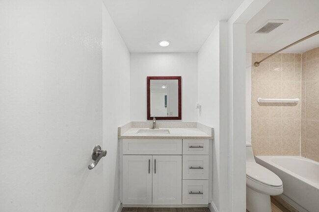 Building Photo - 200 Waterway Dr S