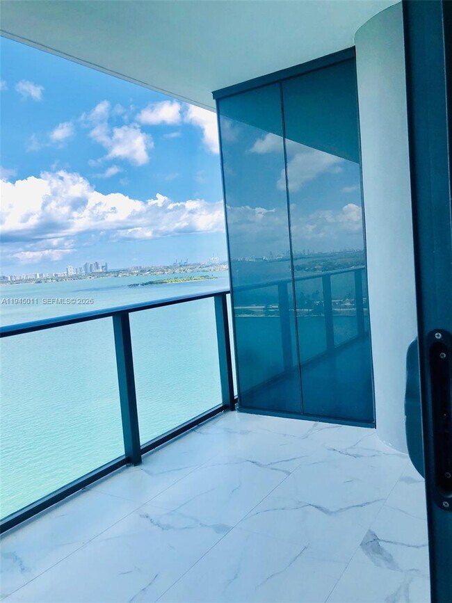 Building Photo - 3131 NE 7th Ave