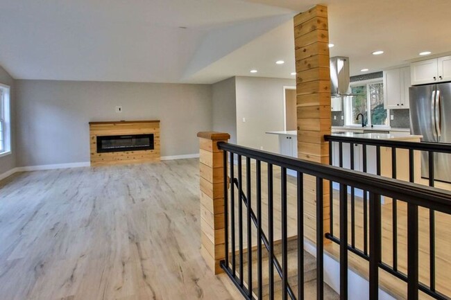 Building Photo - Beautifully, Remodeled Home In Freeland!