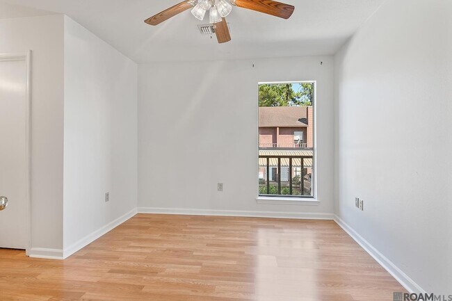 Building Photo - 956 Ridgepoint Ct