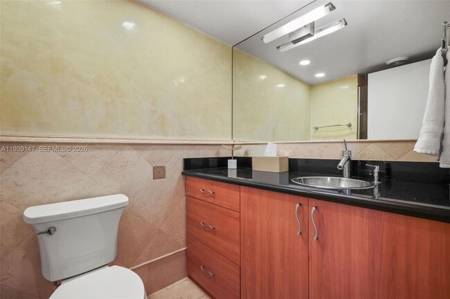 Building Photo - 1541 Brickell Ave