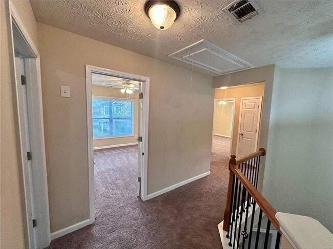 Building Photo - 827 Forsythia Way