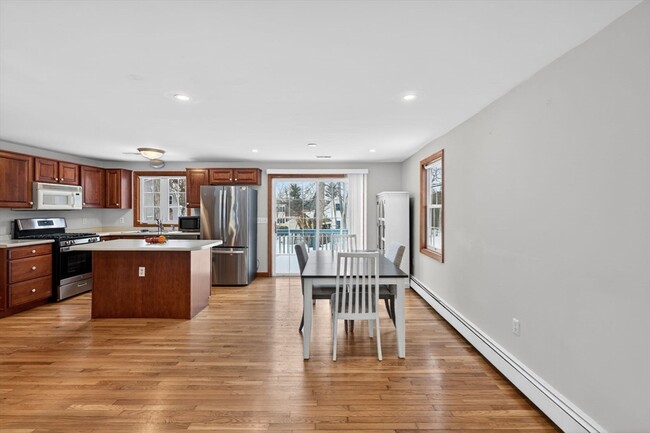 Building Photo - 23 Cady St