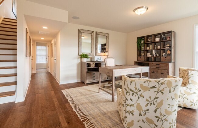 Building Photo - Blacksburg, 3BR / 2.5 BA, Available in August