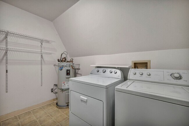 Building Photo - Single Story Home Located on a Ranch