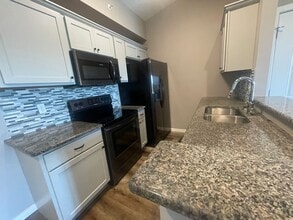 Building Photo - Lake View Apartment on Table Rock Lake in ...
