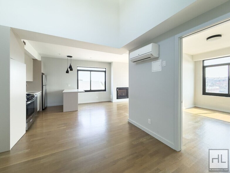 Building Photo - Bushwick Avenue / Spacious 2-Bed 1-Bath / ...