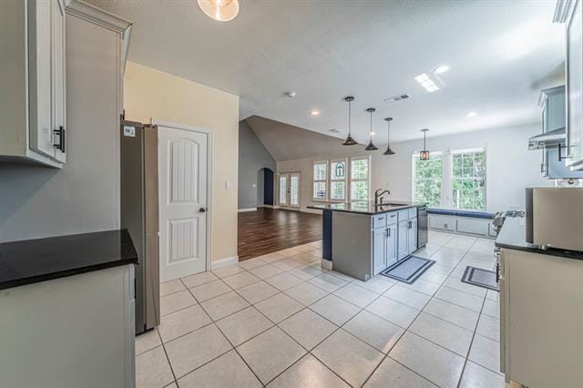 Building Photo - 1115 Douglas Dr