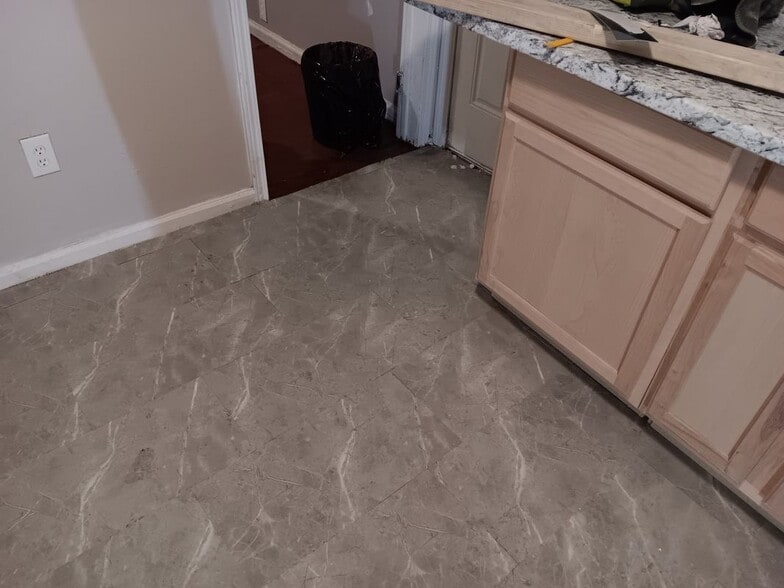 Building Photo - 16306 Tacoma St