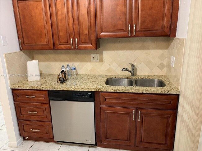 Building Photo - 2775 W 61st St