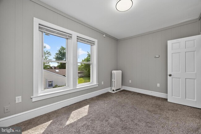 Building Photo - 855 N Pleasantview Rd
