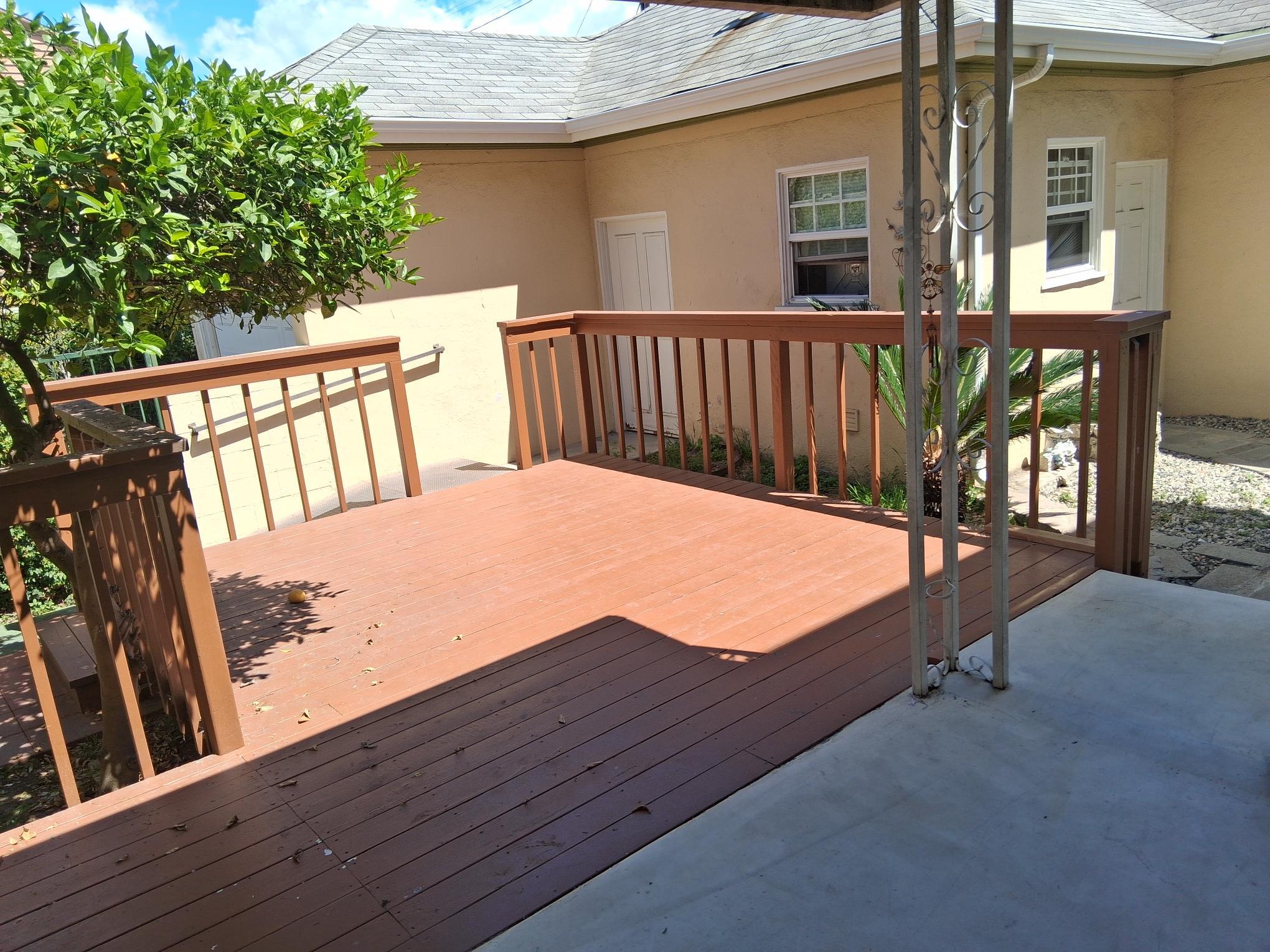 Building Photo - 6250 S Van Ness Ave