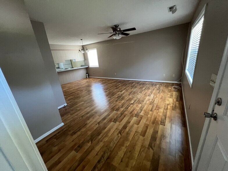 Primary Photo - 108 Willow Way