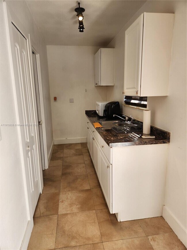 Building Photo - 10020 SW 213th Terrace