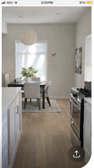 Building Photo - 832 S Roosevelt St