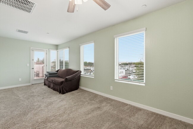 Building Photo - 1250 Abbey Ln