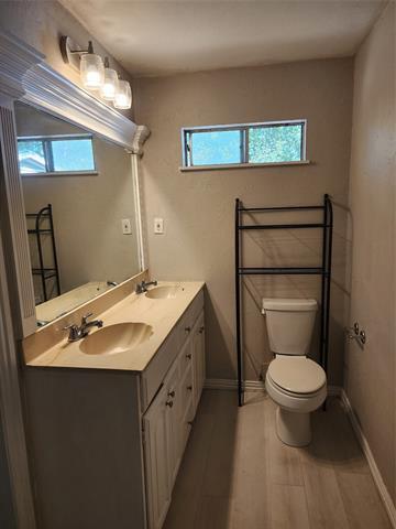 Building Photo - 808 Howell Dr