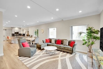 Building Photo - 1826 N Berendo St