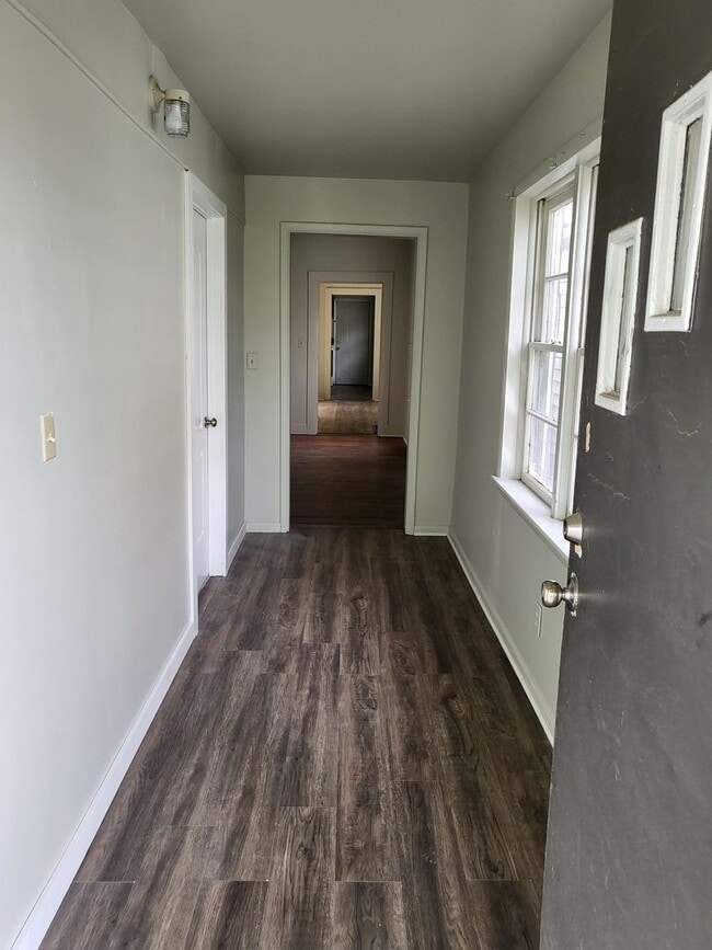 Building Photo - 3 bed house