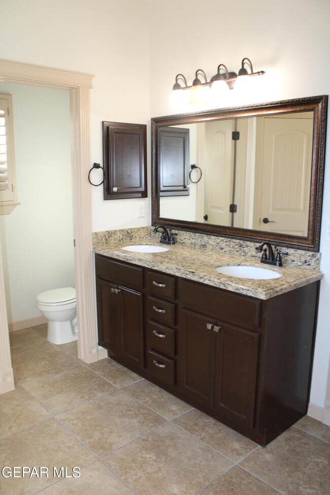 Building Photo - 3060 Cascade Point