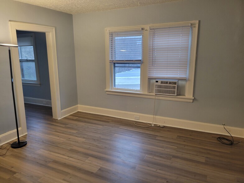 Building Photo - 20 Glenwood Ave