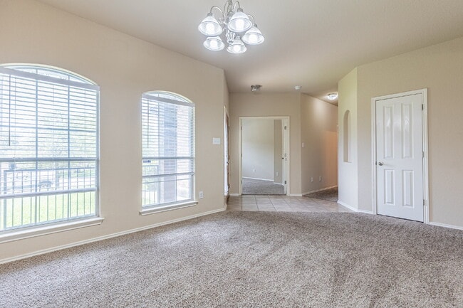 Building Photo - 906 Ashbury Bluff