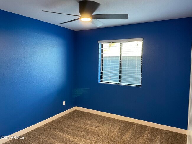 Building Photo - 4322 W Sandra Cir