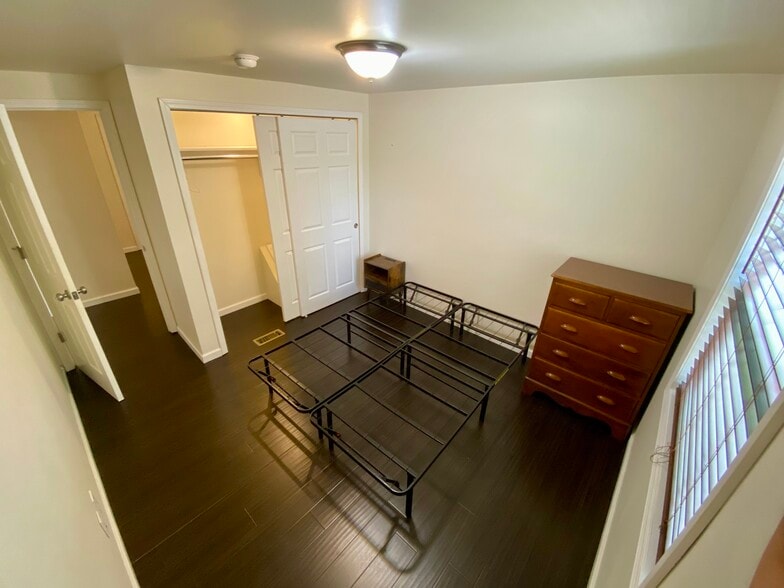 Building Photo - 87 Marine Dr