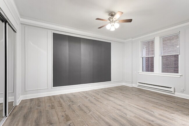 Building Photo - 5860 N Kenmore Ave