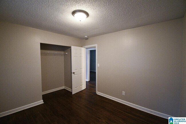 Building Photo - 209 13th Ave NE