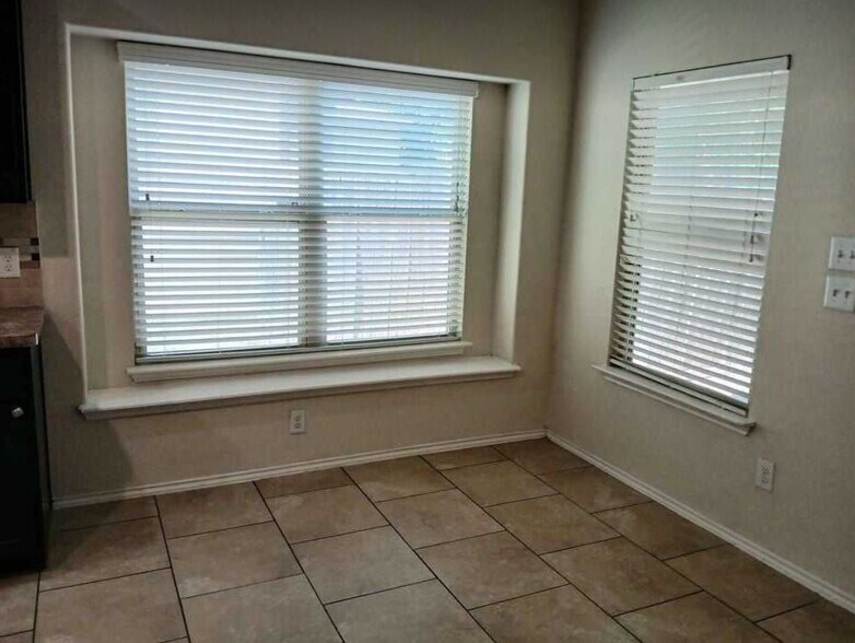 Building Photo - 4302 Stanley Park