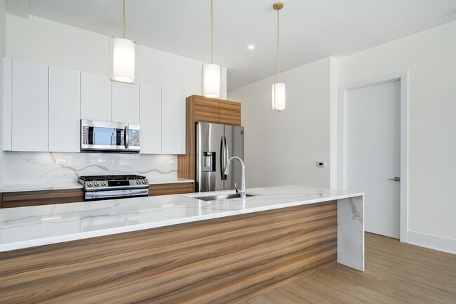 Building Photo - 159 W North Ave