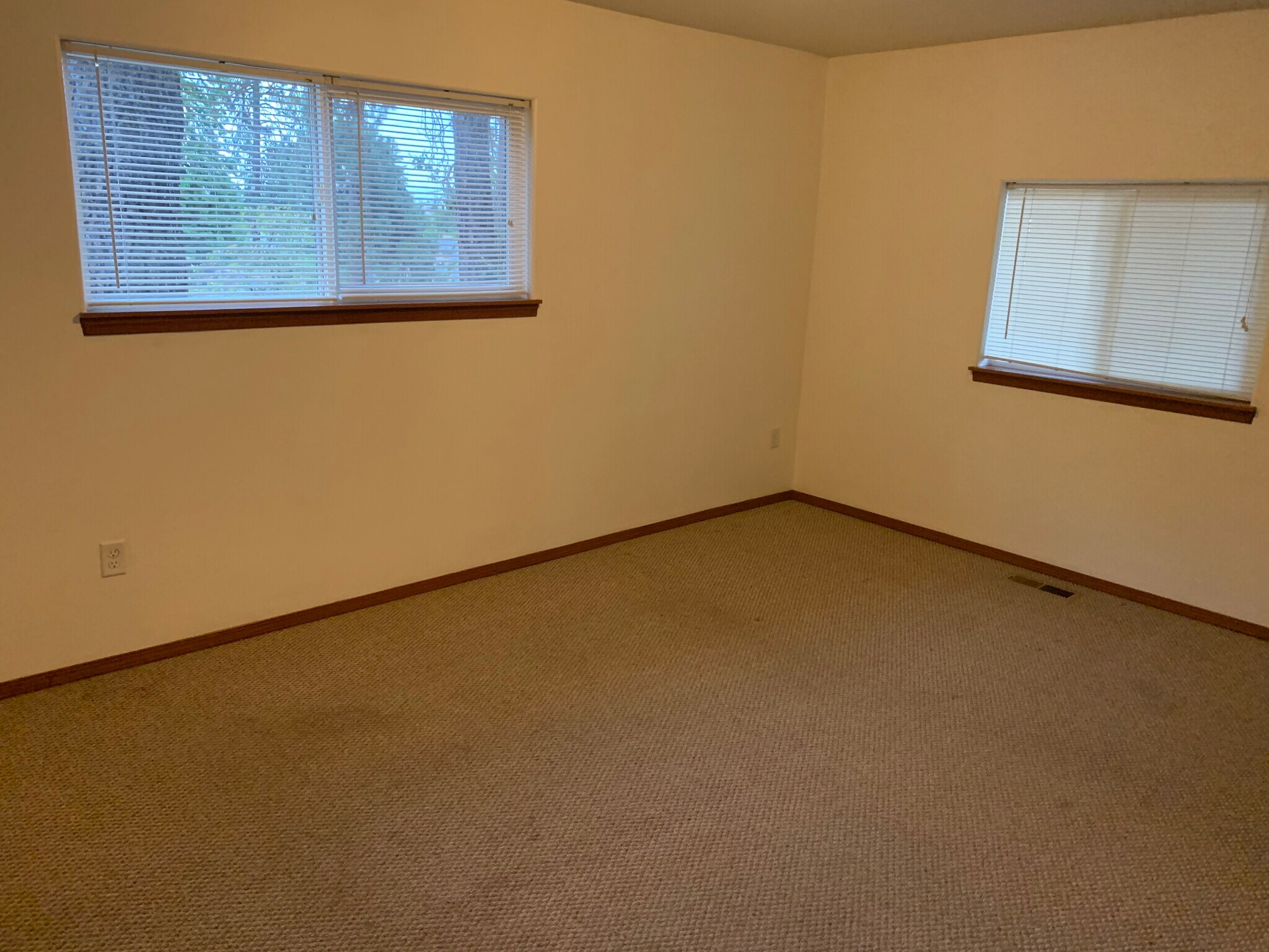 Building Photo - 520 K St