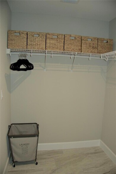 Building Photo - 1194 S Lassonde St