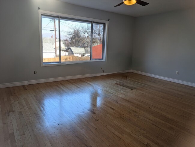 Building Photo - Move-In Special **$500 OFF your first mont...