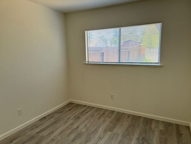 Building Photo - 3325-3327 Jayanne Way