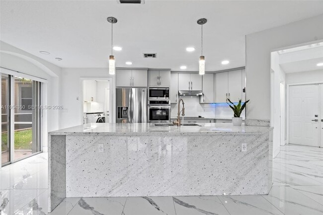 Building Photo - 6357 Brava Way