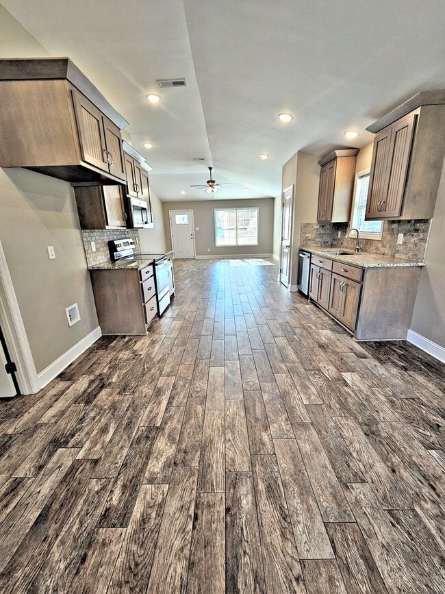 Building Photo - 717 Iron Wood Dr